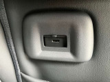後席の方もスマホの充電が可能です。