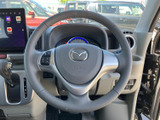 操作しやすいステアリングで、快適なドライビングを実現。細かな操作もスムーズに行え、運転の負担を軽減します。