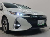 高輝度で点灯速度が速く、しかも消費電力の少ないLEDヘッドライトが装備されています!LEDの明るい光が走行中の視界の確保をサポートして、夜のドライブがより楽しく安全に運転できます♪