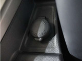 ◆12V電源ソケット・USB接続端子◆スマホやiPodなどを接続して、いつもの音楽を車内でもお楽しみいただけます♪