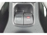 電動パーキングを搭載。スイッチ操作でパーキングを作動・解除することが可能です。