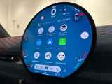 iPhoneを無線で接続して、対応したアプリを車載ディスプレイで使用できる「Apple CarPlay」にも対応