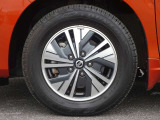 【タイヤ】 【純正15インチアルミホイール】《195/65R15》専用のアルミなのでお車のイメージぴったりですね!