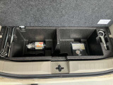 荷室部下部にはちょっとした小物を収納できるアンダーボックスがあるので荷室を広く使えます。