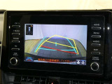 バックガイドモニターで、後方を確認しながら安心して駐車することができます。運転初心者も熟練者も必須の機能ですよ!