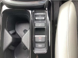 最新の電子制御パーキングブレーキ装備!ブレーキホールド機能も装備していますので渋滞時の疲れが軽減されますよ!