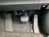 マツダの考える「安全」の第一歩は、正しいドライビングポジションでの運転です。オルガン式アクセルペダルを初め、理想的な姿勢が取れるペダルレイアウトで、安全運転をサポートしてくれます。