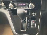 ◆シフトレバー◆当社の展示車全てクリーニング済みで、良質なお車をご提供させていただきます。 是非一度ご覧になってお確かめください!