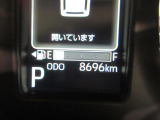 たとえばダイハツのお店にある、たくさんのスマアシ搭載車は、正常に作動する事をしっかり確認します。