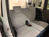 余裕のある運転席ですので、快適なドライブをお楽しみいただけます。