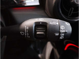 MINIの内装はとにかく『円』に拘ったデザインコンセプトが一目で伝わってきます。これほど円形に拘った車は他に御座いません。伝統のデザイン、トグルスイッチなど遊び心のある内装で御座います。