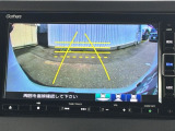 カラービジョンとガイド線で見やすい視点切替式のバックモニター。