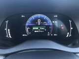 大型メーターで視界も良好な運転席廻りです。運転時の視線移動が少なくて済むので、安全性にも一役かってくれます。