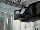 日産オリジナル前後ドライブレコーダーです。後方撮影もできるのであおり運転や追突事故への対策になります。設定・画像の再生などをスマートフォンのアプリから簡単に操作が行えます。