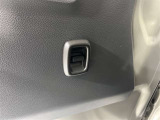 助手席側パワーウインドウ