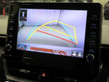 バックでの車庫入れはハンドルと連動したガイドラインが出る「バックガイドモニター」がサポートいたします。