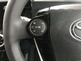 ステアリングスイッチ付き。前方から目を離すことなく操作することが可能です。