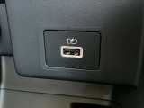 USB電源を装備しております。