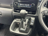 自動で車内温度を調整してくれる【オートエアコン】付きです