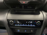 オートエアコン♪お好みの温度に設定するだけで車内を快適空間にしてくれますよ♪