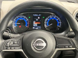 操作しやすく、ゆったりとした運転席となっています。