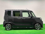 ドアは約90度に開くので荷物も積み込みやすく、乗り降りもしやすい♪ ロングドライブも快適に過ごせる工夫がいっぱいです♪♪