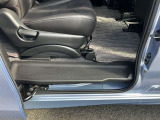 入庫した車両は美装斑がクリーニング☆専用洗剤や機械を使います。 安い!!でも綺麗をモットーに内外装ともに魂を込めて仕上げています