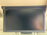 【14型有機ELフリップダウン】三列目からでも迫力のエンタメが観れる大画面フリップダウン。有機ELのモニターでは、一般的なフリップダウンよりも高コントラストでキレイな映像を楽しめます。