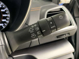 車外の明るさによって自動で点灯・消灯するオートライトも搭載