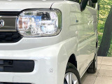 【LEDヘッドライト】悪天候や夜間走行時も良好な視界を確保し安心して運転できる高輝度LEDヘッドライトを装備!点灯速度が早く、消費電力も抑えられています。