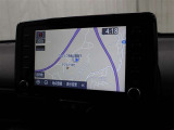 スマートフォンとの連携を可能にした8インチのディスプレイオーディオにはナビキットを採用。AM/FM(ワイドFM対応)、Bluetooth/USB入力に対応しています。(T‐Connectは別途有料)