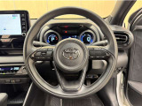 ステアリングスイッチ搭載!手を離さずに手元のスイッチでさまざまな操作が可能。運転中、視線をそらさなくても操作ができて安全です!