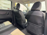 運転席後ろ側です。
