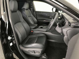 見通しのいい視界と最適なレイアウトで運転しやすいです。