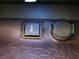 USB端子が装備されています。
