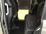 ★★★リアシートも運転席同様ゆったりくつろげます。★★★