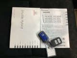 家族やパートナーと個別に持てるため、貸し借りの手間がなくスムーズに乗車できます。また、メインキーを自宅に置いたまま、もう一方をサブとして常に鞄に入れておけるため、持ち出し忘れを防げる点も便利です。