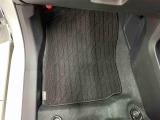【もしも】の時のために自動車保険だけではなく、JAFのご説明もさせて頂いております。保険は「クルマ」、JAFは「人」にかかるものです。保険+JAFでさらに安心です。