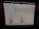 日差しのまぶしさをやわらげてくれます。