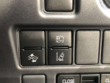 【TOYOTA SAFETY SENSE】走行中に前方の車両等を認識し、衝突の可能性がある時は警報音とブレーキで衝突回避と被害軽減をアシストしてくれます。