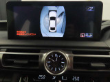 純正ナビ付です。もちろん車両後方を表示するバックガイドモニターが付いていて車庫入れ安心!