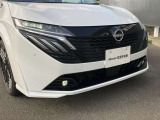 夜間走行の様々な局面に向けて、LEDヘッドランプで視認性をしっかり確保☆ハロゲンヘッドランプのおおよそ2倍の光量で、広範囲に明るくドライバーをサポートしてくれます。