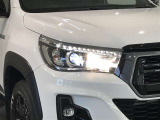 LEDヘッドライトです。デザイン性がよくとても明るいので、夜間の走行や悪天候でも安心です。しかも長寿命!
