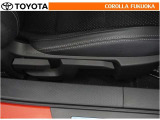 運転席シート上下アジャスター付き。ドライバーの背丈に合わせて調整できます。
