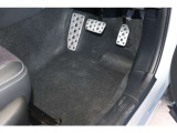 ★運転席足元★クリーニング済みです★