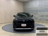 お車購入のポイントとなるフロントマスクです!シャープな目つきが印象的なデザインのヘッドランプです。