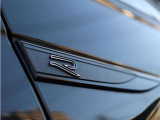 R-Line専用デザインが際立つスポーティなスタイル。