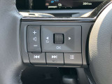 ステアリングスイッチ搭載!ハンドルひとつで手を離さなくても運転中視線をそらさなくても操作が出来て便利です