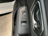 運転席パワーウィンドウスイッチです。