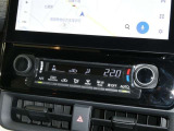 オートエアコンで車内も快適です。冬や雨の日の室内の結露防止等コンディションに加えて、冷え過ぎ、暖め過ぎに因る燃費を悪化を防ぎます